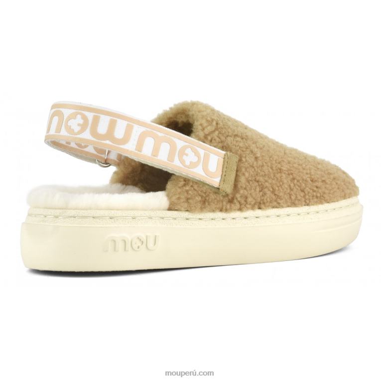 atrevido zueco piel de oveja rizada y correa trasera mujer 8DRXZ520 coñac Mou